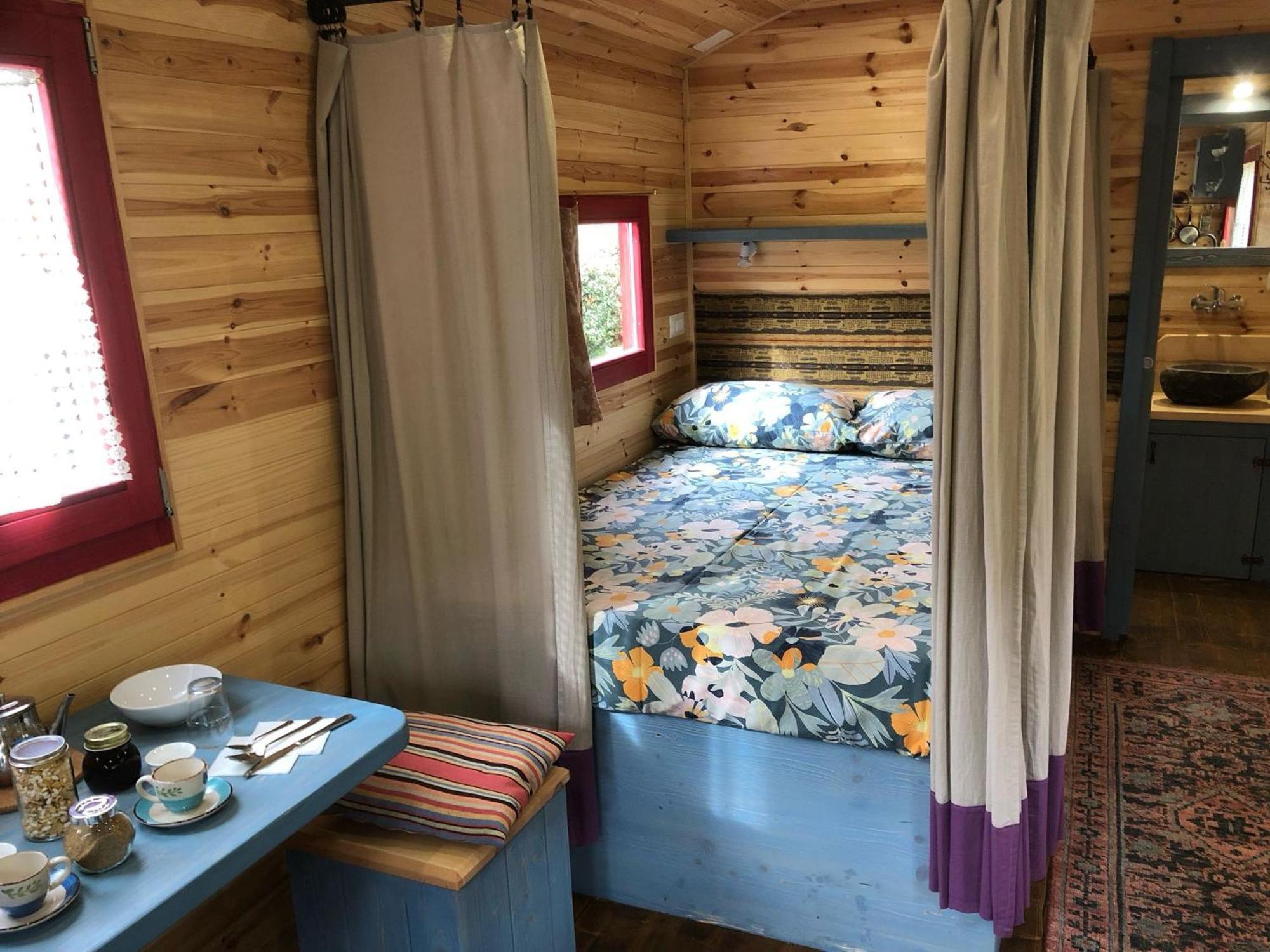 Agriturismo La Rovere - I Carrozzoni Gitani Cossano Belbo Luaran gambar