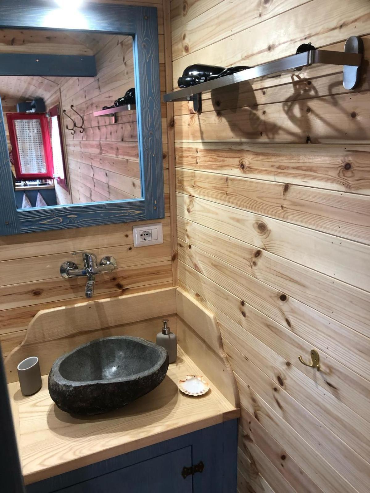 Agriturismo La Rovere - I Carrozzoni Gitani Cossano Belbo Luaran gambar