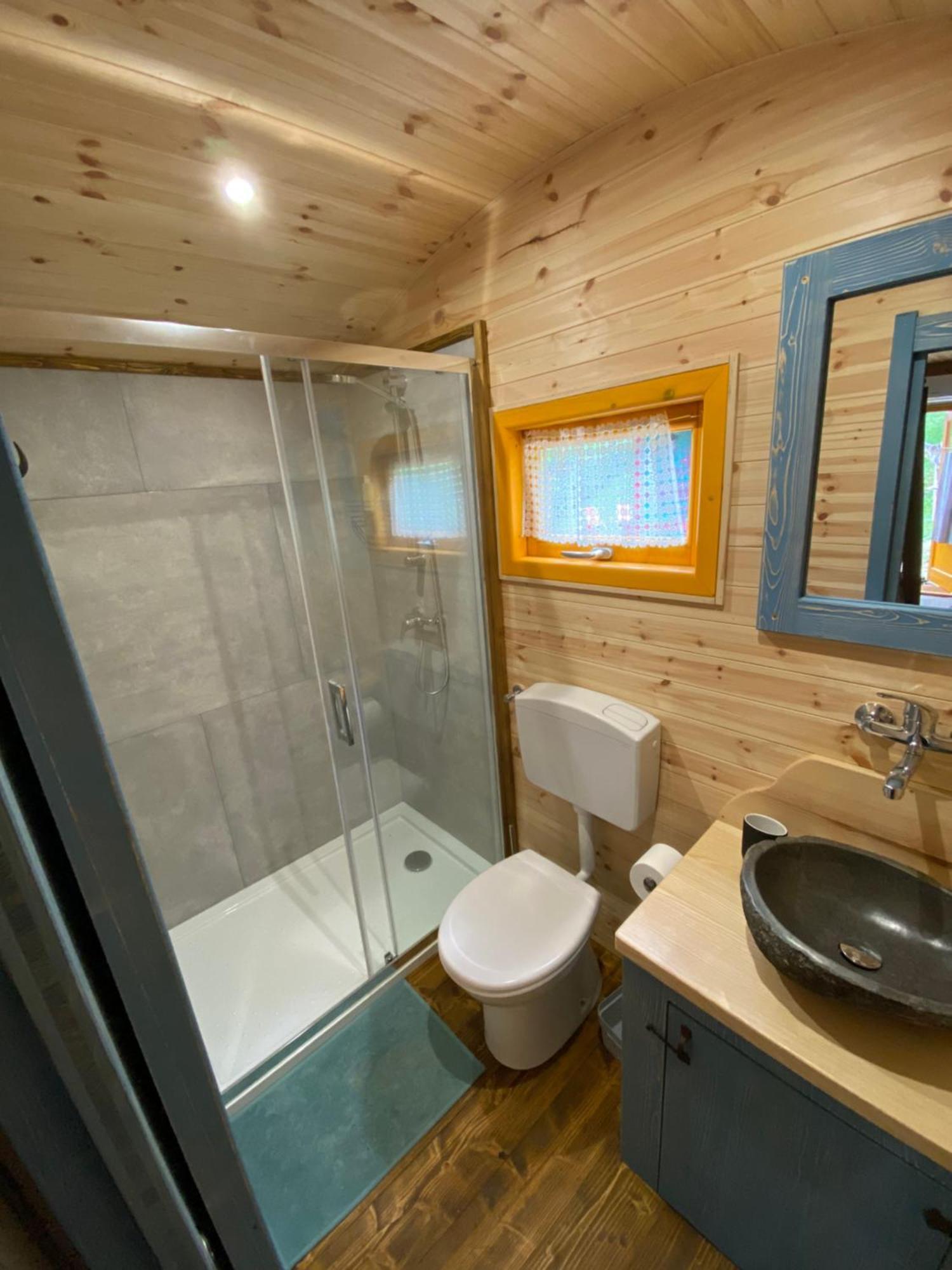 Agriturismo La Rovere - I Carrozzoni Gitani Cossano Belbo Luaran gambar